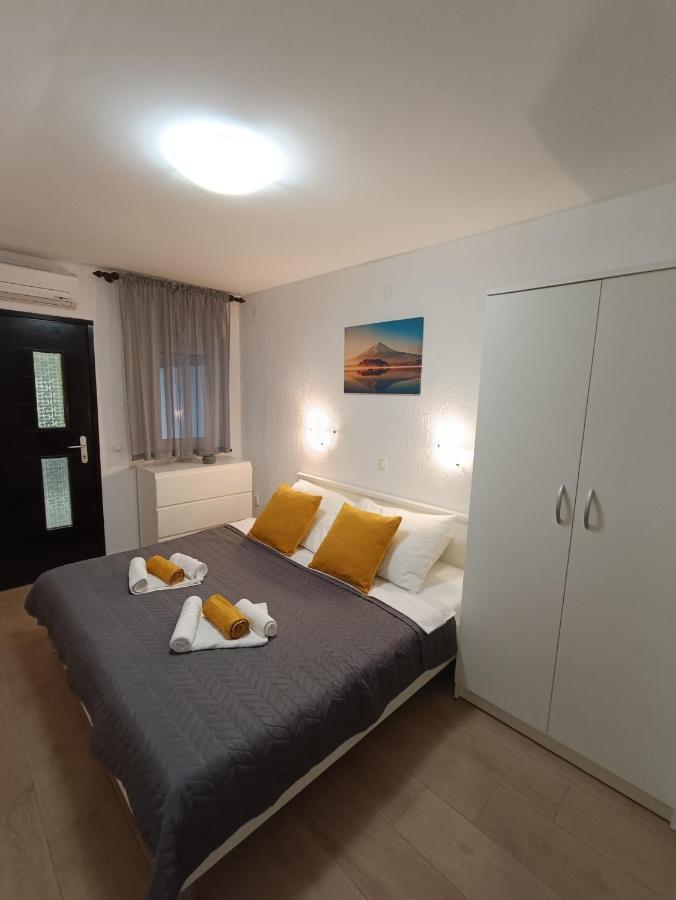 Apartments Mira Krk Крк Экстерьер фото